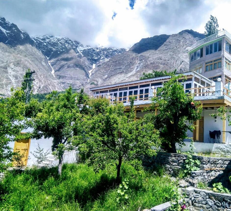 Tourist Cottage Hunza Karimabad  ภายนอก รูปภาพ
