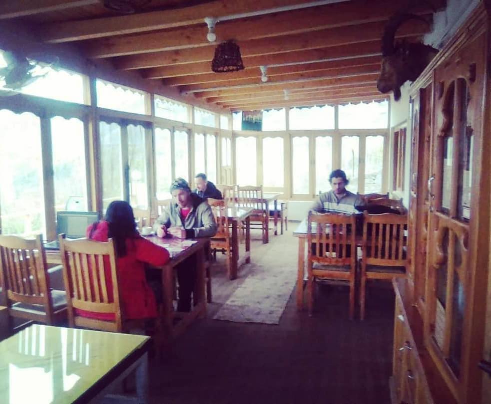 Tourist Cottage Hunza Karimabad  ภายนอก รูปภาพ