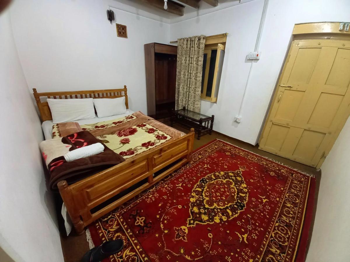 Tourist Cottage Hunza Karimabad  ภายนอก รูปภาพ